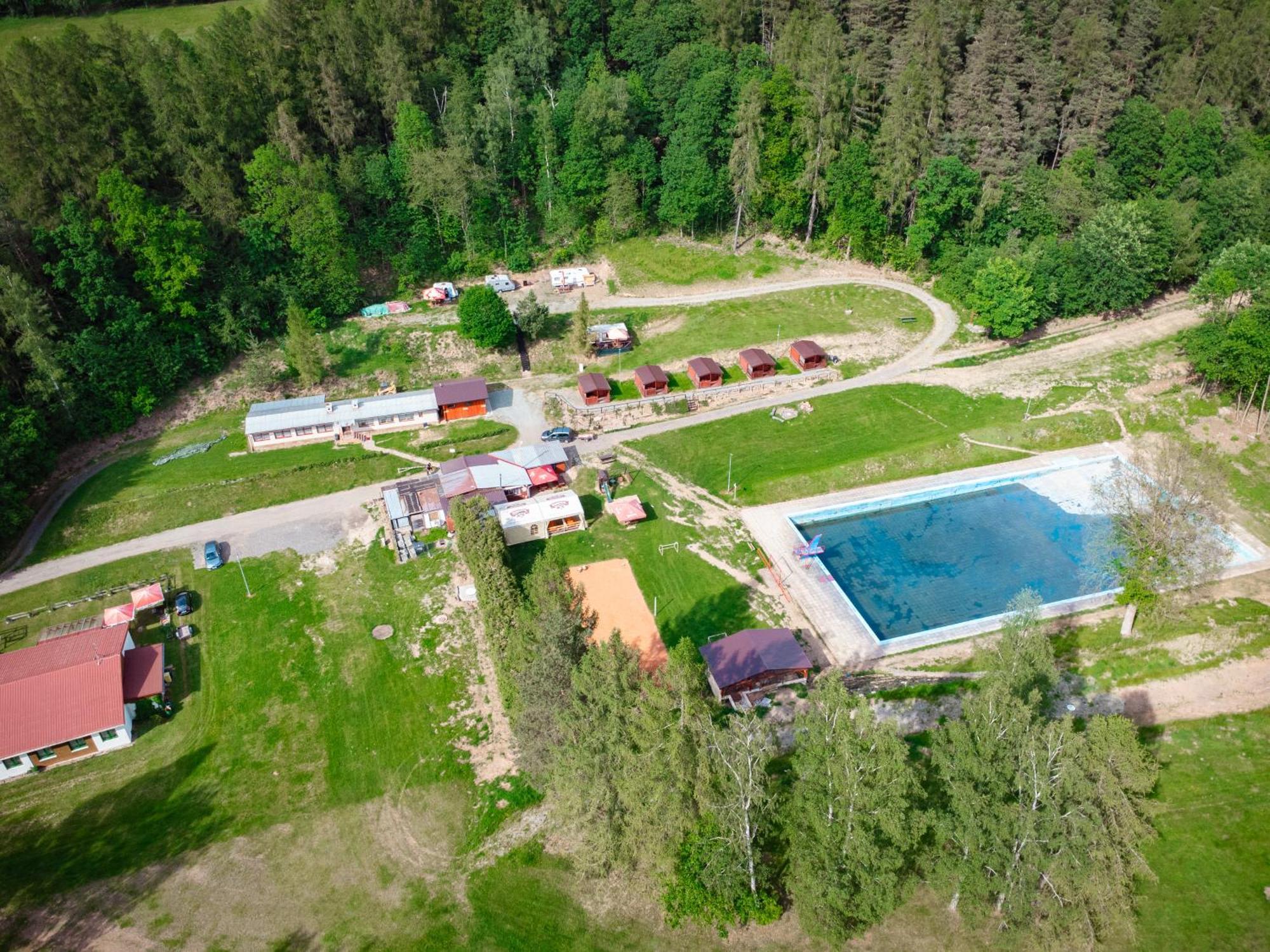 Karavan 1 V Arealu Koupaliste Bystre V Orlickych Horach Εξωτερικό φωτογραφία
